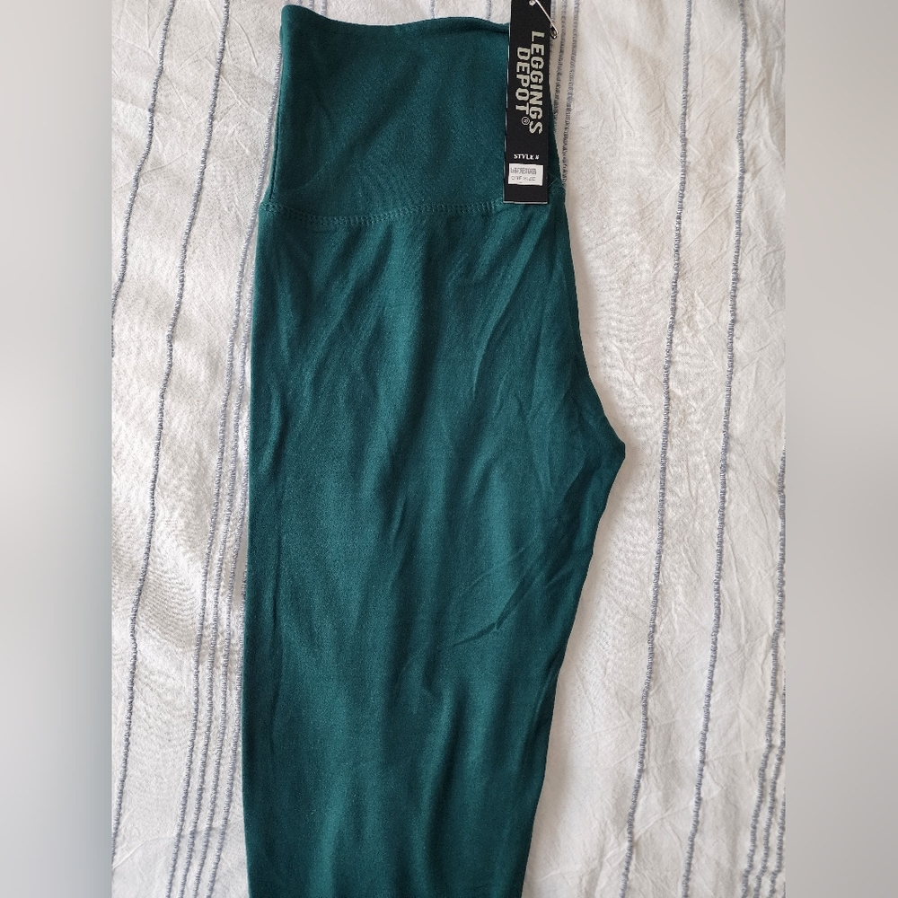 Leggings Depot Forest Green Leggings. One Size.  NWT.